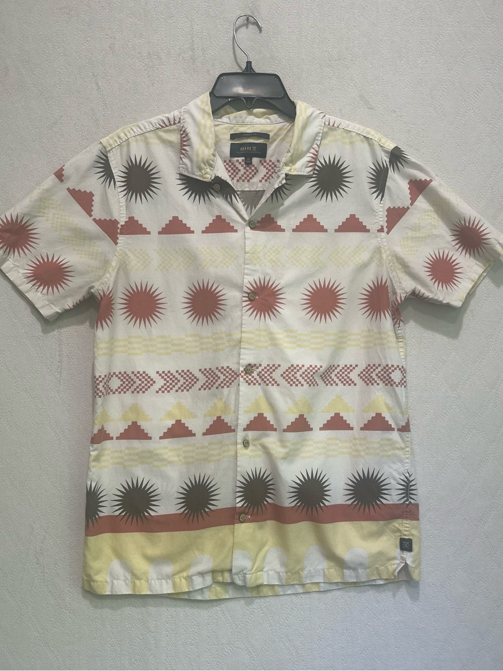 Roark Men Gonzo Organic Short-Sleeve Button-Up Shirt Woven Aztec Cream Sun Sz M